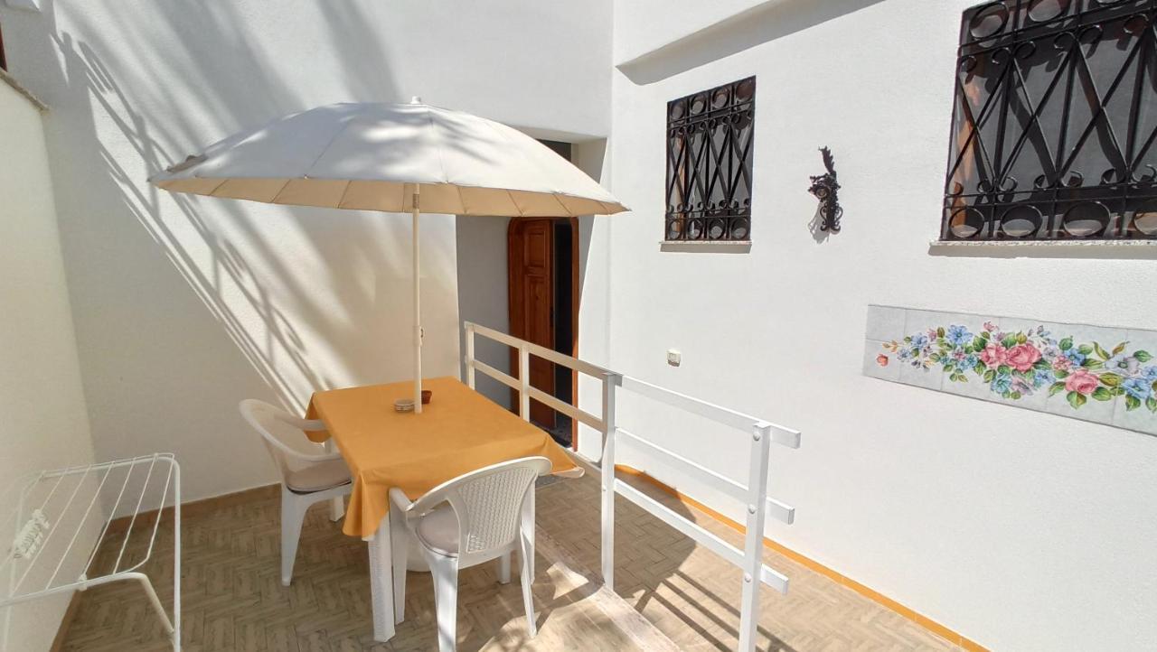 Villa Mary - Apartments Трани Экстерьер фото