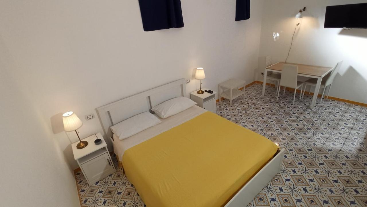 Villa Mary - Apartments Трани Экстерьер фото