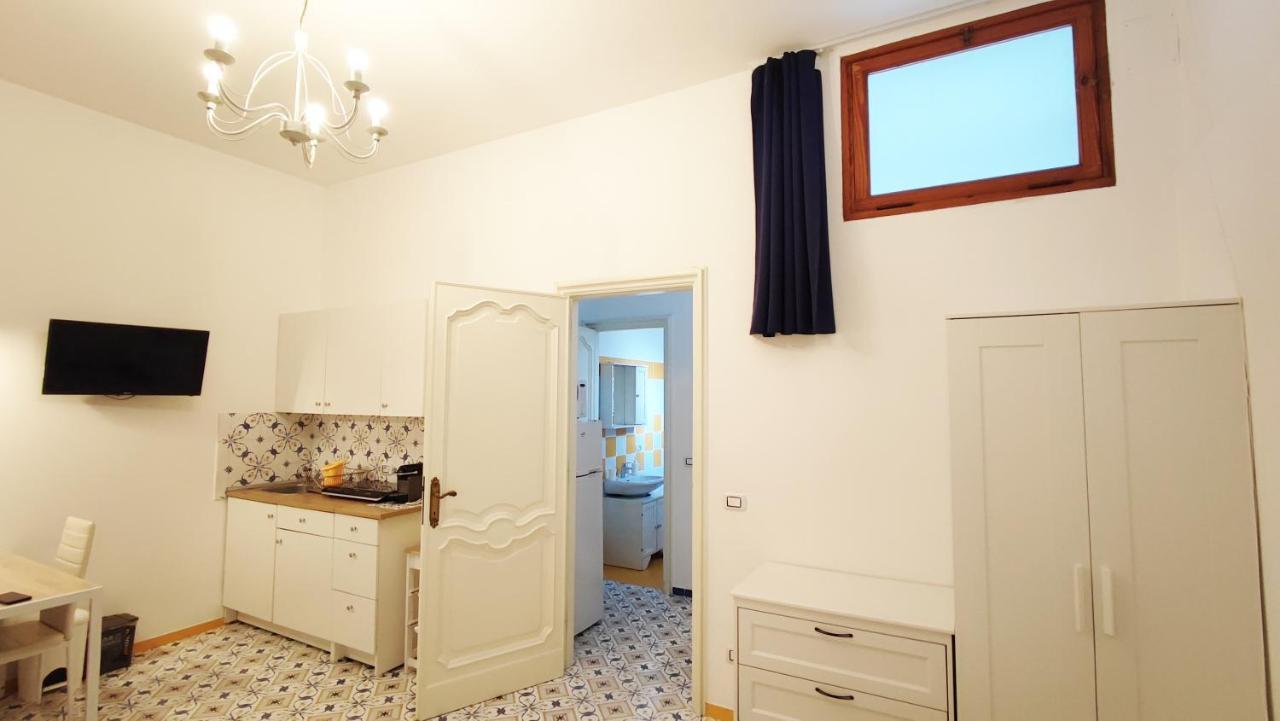 Villa Mary - Apartments Трани Экстерьер фото